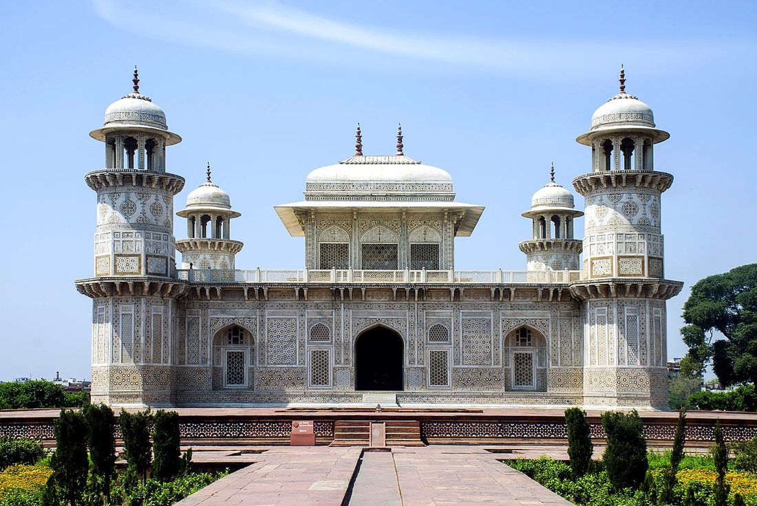 Visit Baby Taj — Tomb of Itimad-ud-Daulah